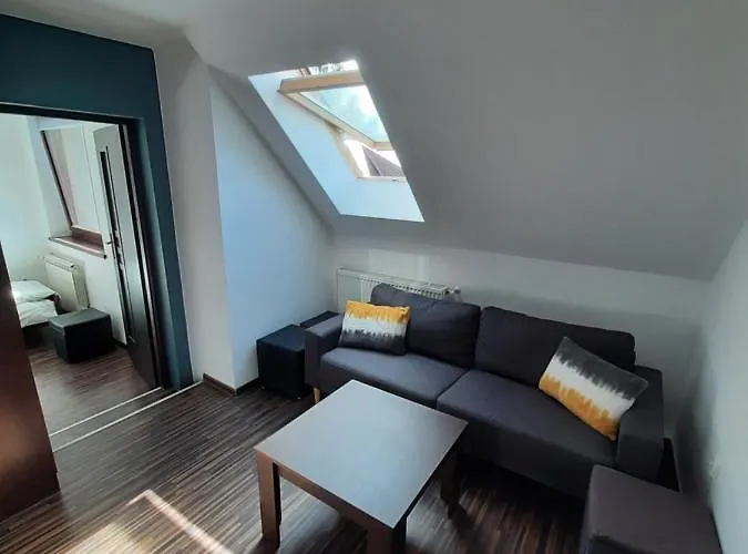 Laura's Quarto em Acomodações Particulares *